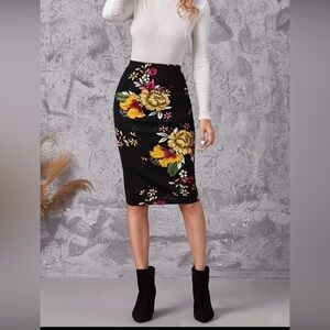 🤍NEW❤️Chic Floral MIDI Body Con Skirt 💛🤍